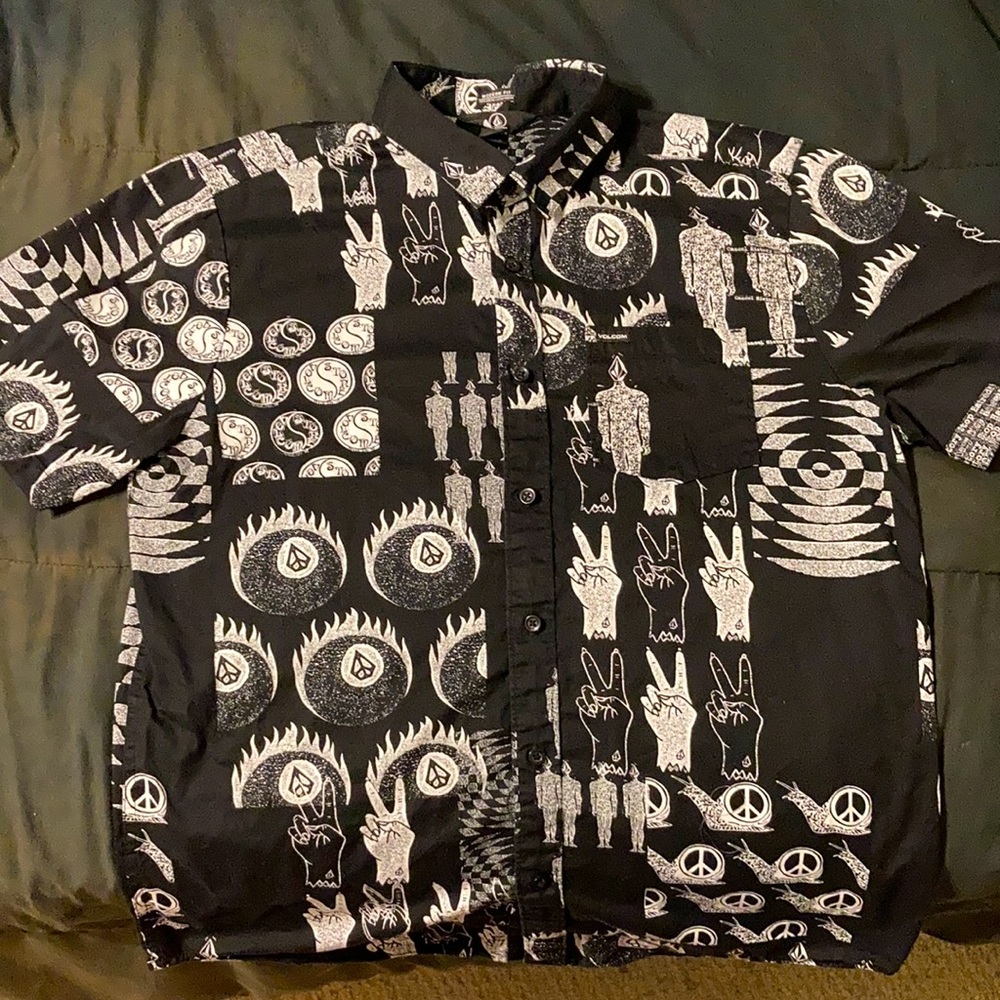 Volcom graphic button up T shirt